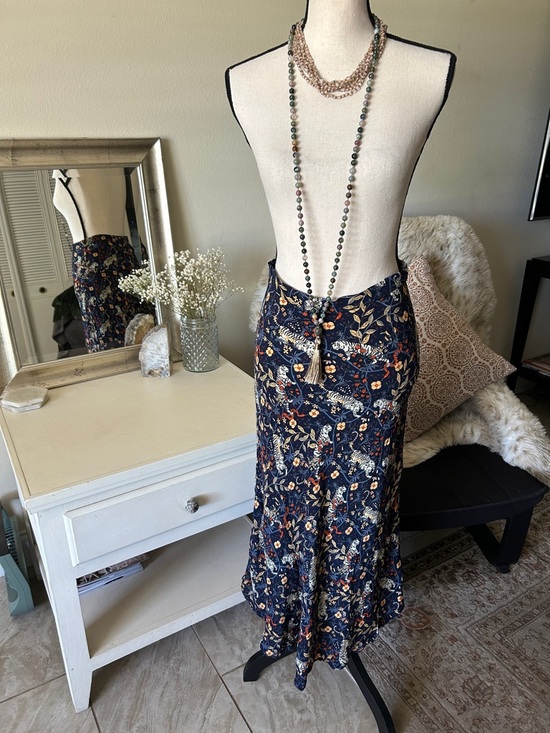 Urban Outfitters Dresses & Skirts - NWT urban outfitters novelty floral tiger animal printed midi flowy skirt S